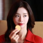 Lee Ju-bin Instagram - 크래커는 리츠다❤️ #리츠 #리츠크래커 바삭바삭👻