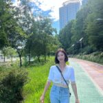 Lee Ju-bin Instagram - 양재천에 흘리고온 내 립스틱🙃