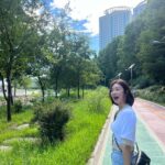 Lee Ju-bin Instagram - 양재천에 흘리고온 내 립스틱🙃