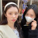 Lee Ju-bin Instagram - 앨범 즈어어어어어기 위에 있는 @netflixkr #연애대전 오세나