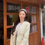 Lee Ju-bin Instagram - 앨범 즈어어어어어기 위에 있는 @netflixkr #연애대전 오세나