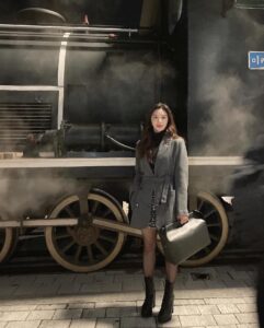 Lee Ju-bin Instagram - 종이의집 파트2가 공개됐습니다. 미선이 아니 스톡홀름 안녕! 덴버씨도 안녕! 행복해야해❤️❤️❤️❤️❤️❤️❤️