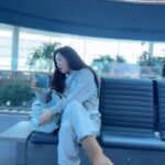 Lee Mi-do Instagram - 공항에서 나만 이래요? Me at the airport