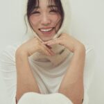 Lee Mi-do Instagram – 우리 안 할 순 없잖아요.. 
행복한 #주부생활 하세요 ♥️

#2024신년호
#주부생활 
👗 @hipgirlara_ 
💇🏻‍♀️ @maven_isu_su 
💄 @maven.hi_joa