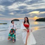 Lee Mi-do Instagram - 여기가 지상낙원인가? #푸켓 #클럽메드 #가족여행