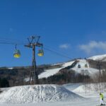 Lee Mi-do Instagram - 여기는 3살 어린이부터 어른들까지 모두가 스키스키⛷️🎿 최정상에서 내려오는 3살 아이들도 수두룩인데 스키복 입은 애들은 그냥 다 러블리 🫶🏻 감자왕자가 드디어 미니클럽에 적응해서 우리도 아침9시부터 오후5시까지 맘껏 스키타고 감자는 밤마다 댄스파티 ㅋㅋㅋㅋ #홋가이도 #클럽메드토마무