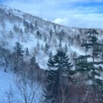 Lee Mi-do Instagram - 여기는 3살 어린이부터 어른들까지 모두가 스키스키⛷️🎿 최정상에서 내려오는 3살 아이들도 수두룩인데 스키복 입은 애들은 그냥 다 러블리 🫶🏻 감자왕자가 드디어 미니클럽에 적응해서 우리도 아침9시부터 오후5시까지 맘껏 스키타고 감자는 밤마다 댄스파티 ㅋㅋㅋㅋ #홋가이도 #클럽메드토마무