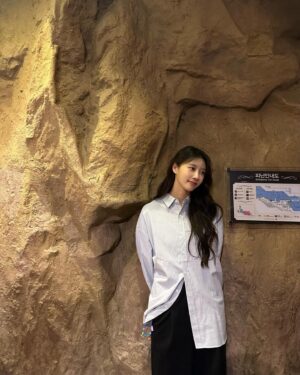 Lee Mi-joo Instagram - 냐호😁
photo by @_____yjy_____