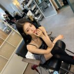 Lee Mi-joo Instagram - 🖤❤️