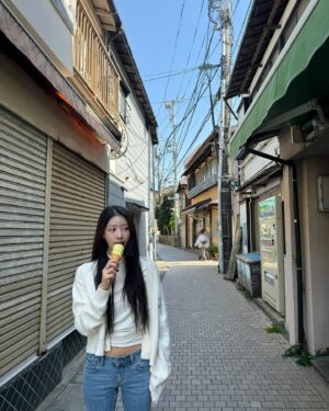Lee Mi-joo Instagram - 💛