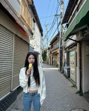 Lee Mi-joo Instagram - 💛