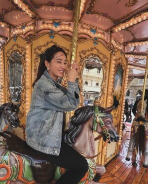 Lee Min-jung Instagram - 내가 타고 싶었던건 아닌데 막상 타니 내가 신나하고 아들이 사진찍어줌 ㅋ 나머지는 이것저것