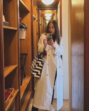 Lee Min-jung Instagram - 내가 타고 싶었던건 아닌데 막상 타니 내가 신나하고 아들이 사진찍어줌 ㅋ 나머지는 이것저것
