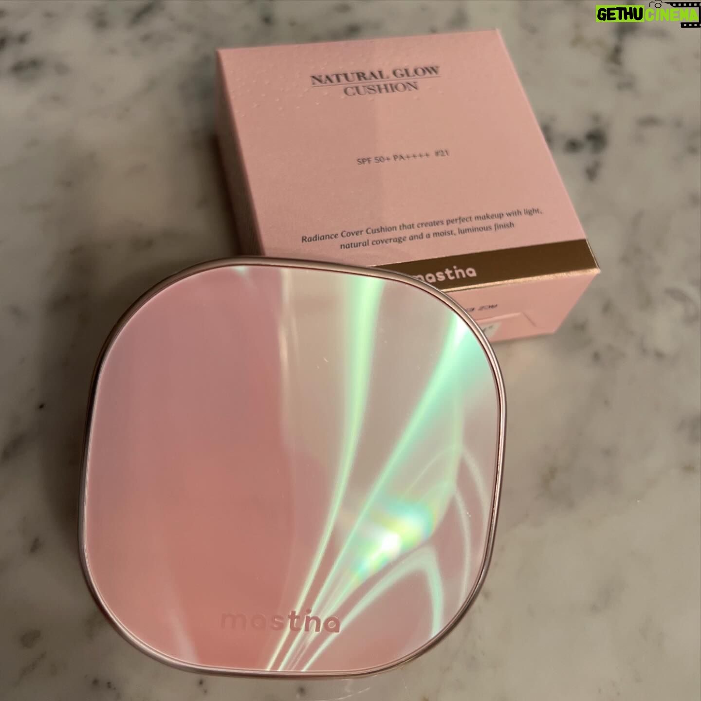 Lee Min-jung Instagram - @mastina_official #매스티나 #쿠션 #ad 매스티나에서 쿠션이 나왔어요 써있는 그대로 Natural glow 자연스럽게 광이 나요^^ 필수템^^