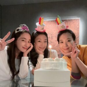 Lee Min-jung Instagram - 한달이 지난생일을 ㅋㅋ 하는것도 민망한 계절이 바뀌었지만 고마우이^^
