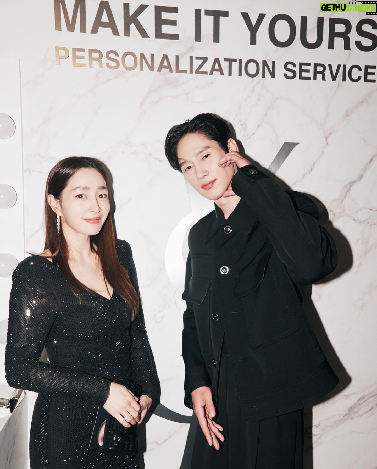 Lee Min-jung Instagram - #입생로랑뷰티 #러브샤인팩토리 #러브샤인캔디글로우 #이민정 #립스틱 @yslbeauty