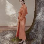 Lee Min-jung Instagram - #제작지원 투스카니의 평화로운 전원에서 만난 배우 이민정. 클래식한 스타일과 대담한 애티튜드의 향연. 고요히 그러나 웅장하게 빛나는 그의 모든 순간을 함께하세요. 더 많은 화보와 제품 정보는 5월호 및 웹사이트에서 확인할 수 있습니다. ✨ CONTRIBUTING EDITOR | 강지혜(와이즈웍스) PHOTO | 강현인 STYLIST | 서수경 HAIR | 이현(제니하우스) MAKEUP | 무진(제니하우스) LOCATION | 코모 카스텔로 델 네로 COOPERATION | 제이슨 여행사 #이민정 #이브살로몬 #래쉬아이웨어 #지미추 #제이슨여행사 @216jung @yves_salomon @lasheyewear_official @jimmychoo @jasontravel_korea @comocastellodelnero