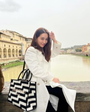 Lee Min-jung Instagram - 간만에 엄청 착해보이는 웃음이네 ㅋ