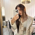 Lee Na-gyung Instagram - 따뜻한 연말 보내요 🧸 #ad #12월의플로버 #santa나경 #메종21G #오드퍼퓸 @maison21g_kr