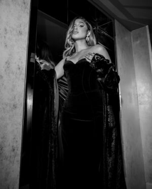 Lee Rodriguez Instagram - made you look 🖤👀

photos by: @cindygromero 
styling by: @marisaledford 
makeup by: @arrmandogarcia 
hair by: @theonlybigmia