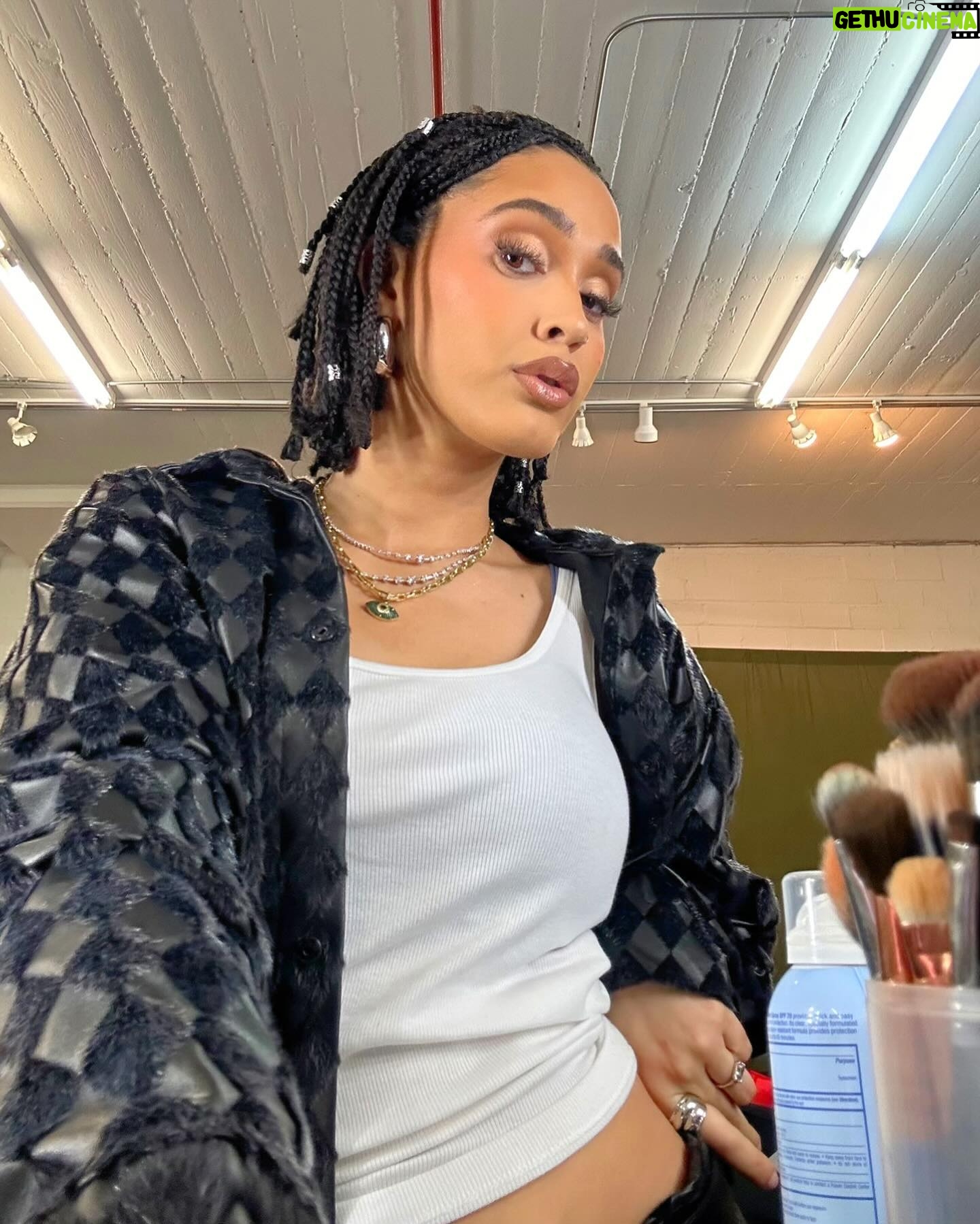 Lee Rodriguez Instagram - I want you all to myself 💋