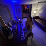 Lee Rodriguez Instagram - Hello friends! Sending love and good vibes your way! 🧡☺️ Also, new music coming soon !! 👀🫢
