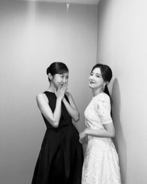 Lee Se-young Instagram - #2023mbc연기대상 자리에 있는 것만으로도 벅차고 감사한 순간이었습니다. 큰 상을 주셔서 몸 둘 바를 모르겠어요. 앞으로 더 열심히 하라고 주셨다 생각하고 노력하겠습니다. 열녀박씨계약결혼뎐의 식구들과 함께 보낼 수 있어서 더 뜻깊은 시간이었습니다. 끝까지 지켜봐 주세요!