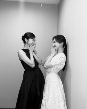 Lee Se-young Instagram - #2023mbc연기대상 자리에 있는 것만으로도 벅차고 감사한 순간이었습니다. 큰 상을 주셔서 몸 둘 바를 모르겠어요. 앞으로 더 열심히 하라고 주셨다 생각하고 노력하겠습니다. 열녀박씨계약결혼뎐의 식구들과 함께 보낼 수 있어서 더 뜻깊은 시간이었습니다. 끝까지 지켜봐 주세요!