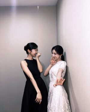 Lee Se-young Instagram - #2023mbc연기대상 자리에 있는 것만으로도 벅차고 감사한 순간이었습니다. 큰 상을 주셔서 몸 둘 바를 모르겠어요. 앞으로 더 열심히 하라고 주셨다 생각하고 노력하겠습니다. 열녀박씨계약결혼뎐의 식구들과 함께 보낼 수 있어서 더 뜻깊은 시간이었습니다. 끝까지 지켜봐 주세요!