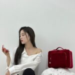 Lee Se-young Instagram - 홀리데이 블록버스터💋 #ad #에스티로더 #에스티로더홀리데이블록버스터 @esteelauderkr