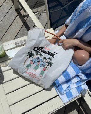 Lee Se-young Instagram - 🏖️