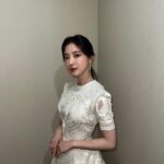 Lee Se-young Instagram - #2023mbc연기대상 자리에 있는 것만으로도 벅차고 감사한 순간이었습니다. 큰 상을 주셔서 몸 둘 바를 모르겠어요. 앞으로 더 열심히 하라고 주셨다 생각하고 노력하겠습니다. 열녀박씨계약결혼뎐의 식구들과 함께 보낼 수 있어서 더 뜻깊은 시간이었습니다. 끝까지 지켜봐 주세요!