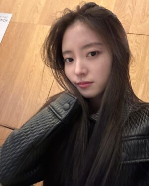 Lee Se-young Instagram - HAPPY VALENTINE’S DAY🖤😎🔥