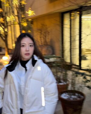 Lee Se-young Instagram - January photo dump🖤