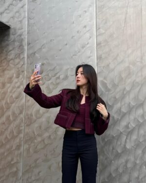 Lee Se-young Instagram - January photo dump🖤