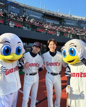 Lee Seung-hoon Instagram - 야구… 좋아하세요? #롯데자이언츠 ⚾️
