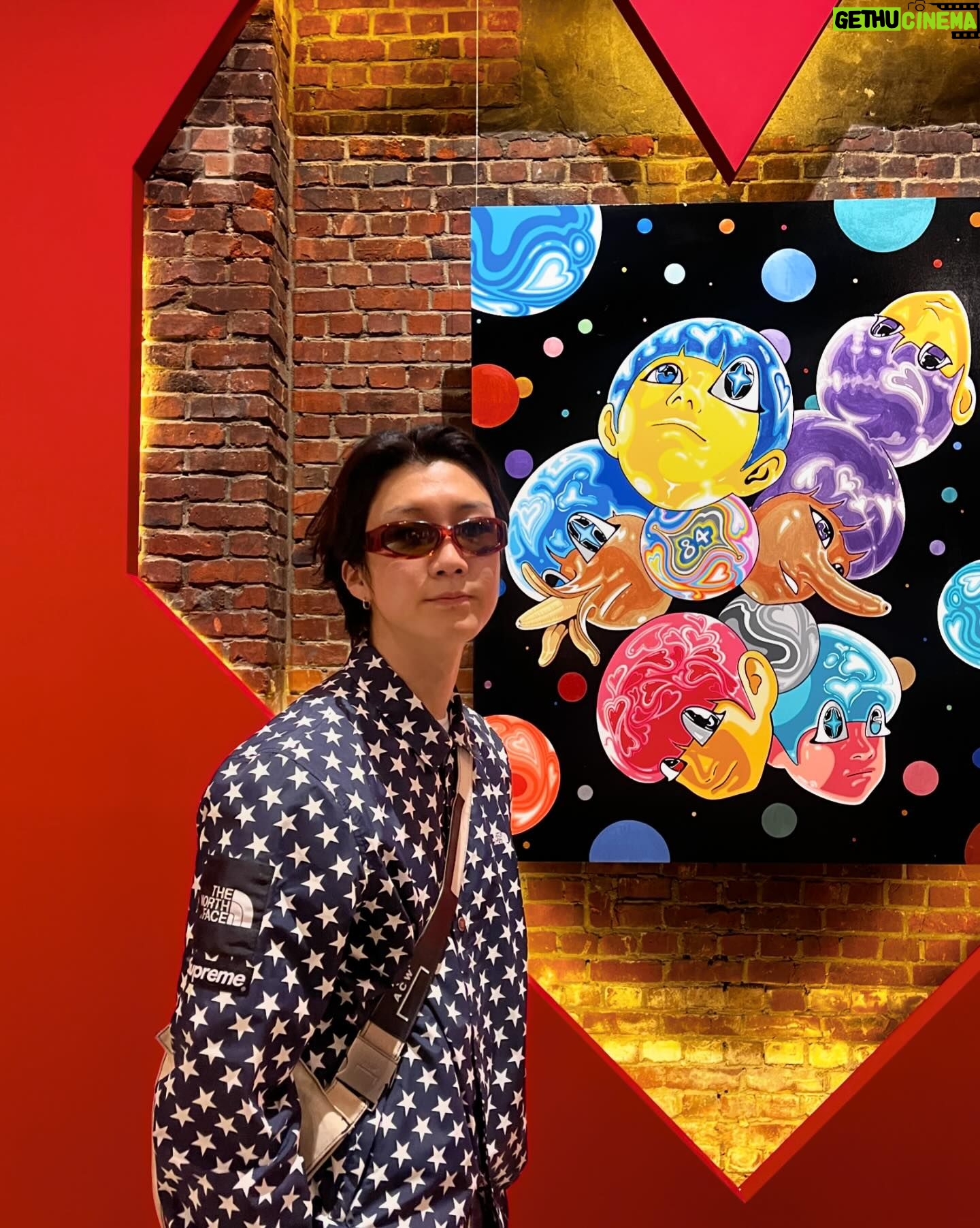 Lee Seung-hoon Instagram - 기안84 제2회 개인전 : 奇案島(기안도; 기묘한 섬) @khmnim1513 🥳🎉💐