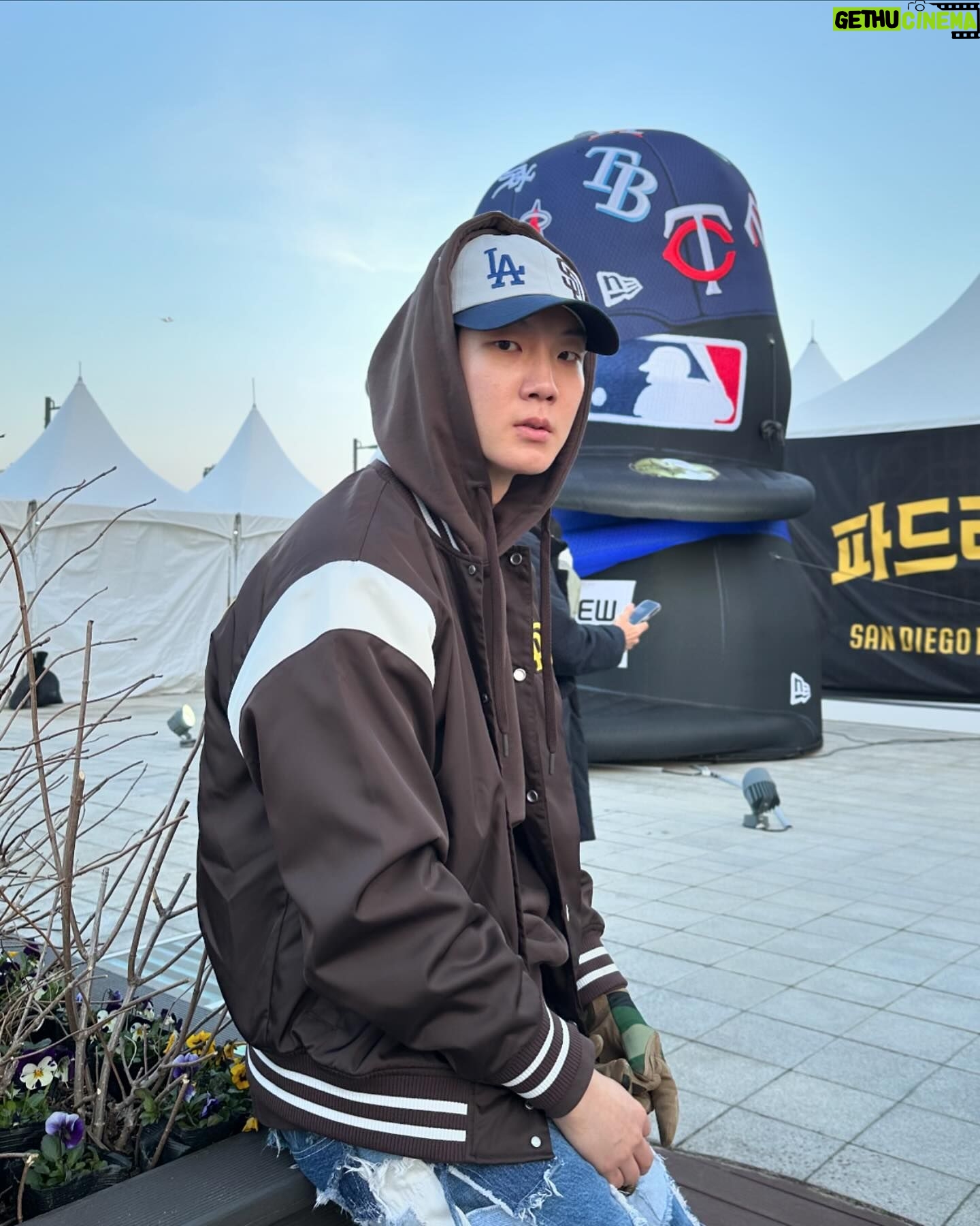 Lee Seung-hoon Instagram - MLB world tour seoul series⚾️ #ladodgers #sdpadres