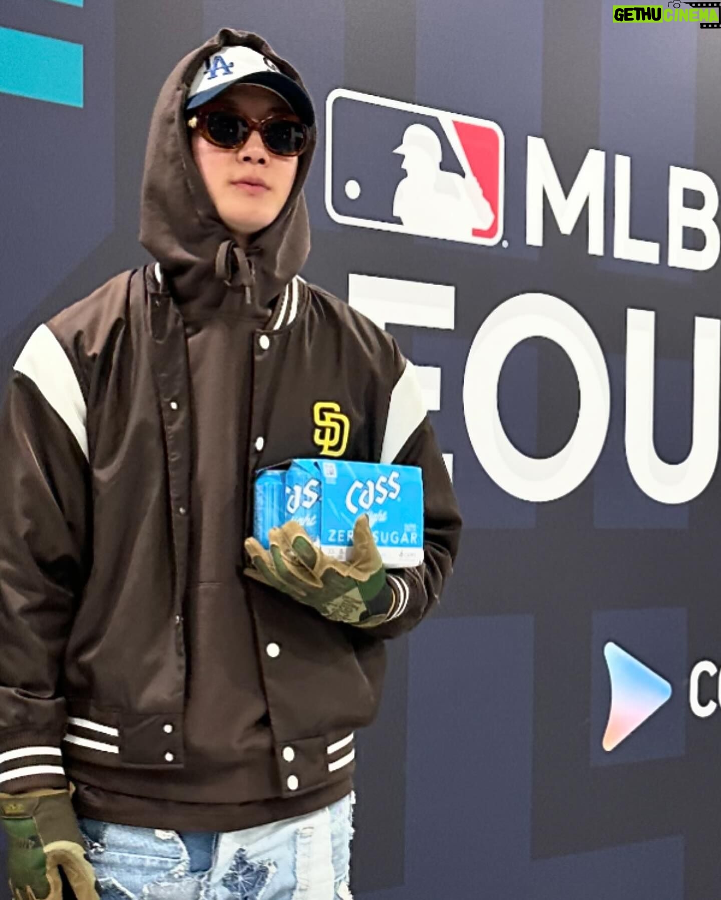 Lee Seung-hoon Instagram - MLB world tour seoul series⚾️ #ladodgers #sdpadres