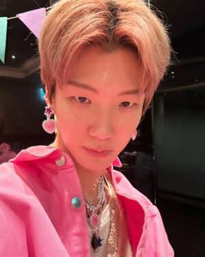 Lee Seung-hoon Instagram - OK?🥳🎂#230111