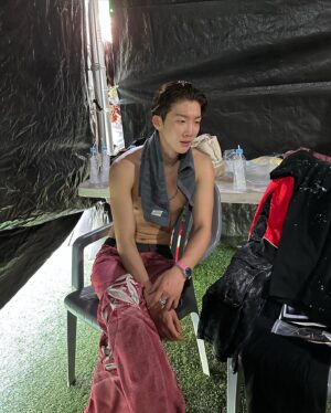 Lee Seung-hoon Instagram - 지축을 박차고🔥
#입실렌티#댄스가수유랑단 🕺🏻💃🏻