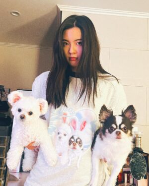 Lee Sun-bin Instagram - 2024.01.07 🎂 
축하 해주신 모든 분들 사랑해요 감사해요 미안해요 더 잘할게요..❤️
그리고 오늘 행복에 늪에 빠지게 해준 우리 해콩이들..❤️
아직도 여운이…
정말 다음번엔 더 제대로 준비할거야!!!!!😏
항상 감동이고 매번 볼 때 마다 많은 위로를 받는 것 같아요..🥹
슬로건 이벤트는.. 정말이지.. 왜 자꾸 매번 울리려 하는 거야…?
사랑해요 진심 담아서 고마워 울 해콩이들..😭 
잊지 않을게요.(근엄) 내 맘 알지!????😘

( TMI 그리고 내 칭구들은 나 빠른 안쳐줘서 한 살 어리게 인정 안해주더라.. 쩝..ㅋ 고맙다! ㅋ )