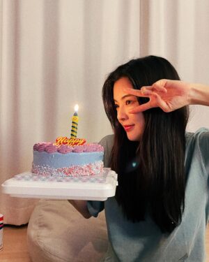 Lee Sun-bin Instagram - 2024.01.07 🎂 
축하 해주신 모든 분들 사랑해요 감사해요 미안해요 더 잘할게요..❤️
그리고 오늘 행복에 늪에 빠지게 해준 우리 해콩이들..❤️
아직도 여운이…
정말 다음번엔 더 제대로 준비할거야!!!!!😏
항상 감동이고 매번 볼 때 마다 많은 위로를 받는 것 같아요..🥹
슬로건 이벤트는.. 정말이지.. 왜 자꾸 매번 울리려 하는 거야…?
사랑해요 진심 담아서 고마워 울 해콩이들..😭 
잊지 않을게요.(근엄) 내 맘 알지!????😘

( TMI 그리고 내 칭구들은 나 빠른 안쳐줘서 한 살 어리게 인정 안해주더라.. 쩝..ㅋ 고맙다! ㅋ )