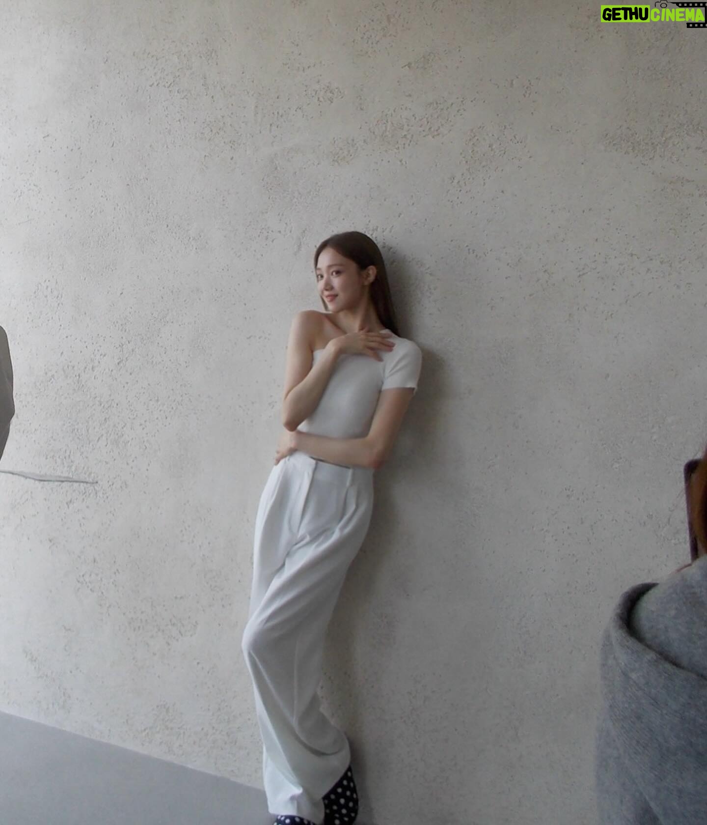 Lee Sung-kyoung Instagram - #시세이도 #파란자차 슈팅 비하인드🩵