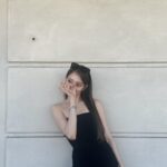Lee Sung-kyoung Instagram - 🖤