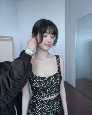 Lee Yu-bi Instagram - 🖤🐾