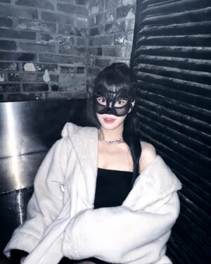 Lee Yu-bi Instagram - Mone 🖤