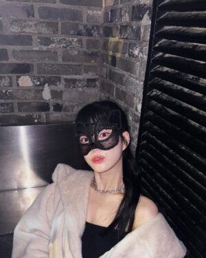 Lee Yu-bi Instagram - Mone 🖤