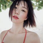Lee Yu-bi Instagram - @marieclairekorea 📸 @jdzcity 💇🏻‍♀️ @dakyeomeee 💄 @sinyeong0907 👗 @hanstyle_s.h