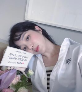 Lee Yu-bi Instagram - 무자크&이프네 X 유비 💜🦄 fw도 함께했어요 🐶🐶
